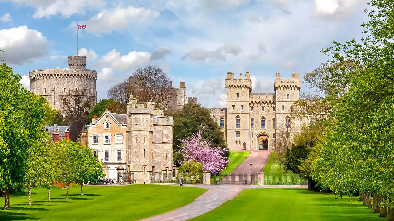 Windsor castle, oxford and stonehenge