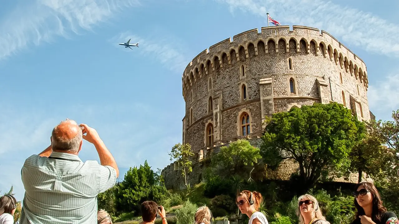 Windsor Castle, Bath and Stonehenge Tour