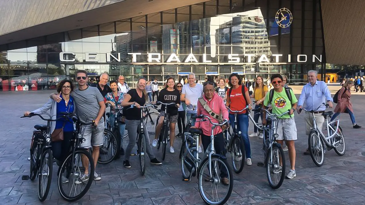 Bicycle tour of Rotterdam