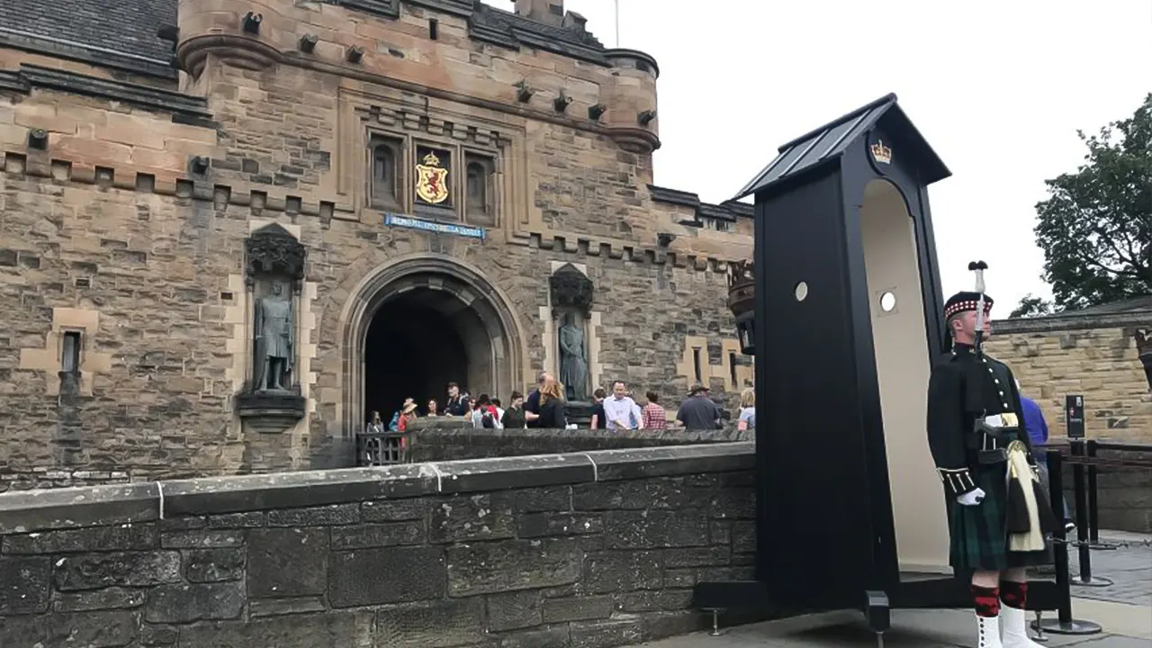 Edinburgh Castle and walking tour