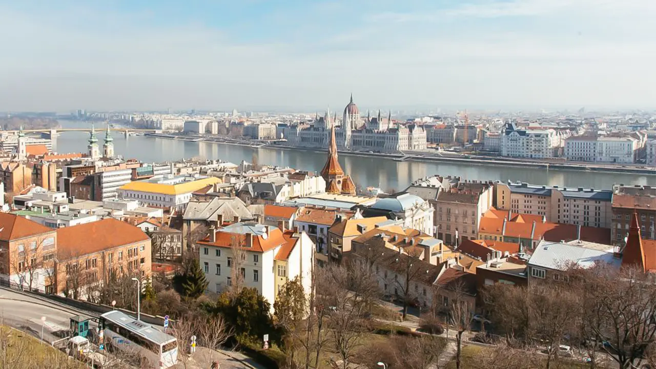 Walking tour of the Buda Castle area