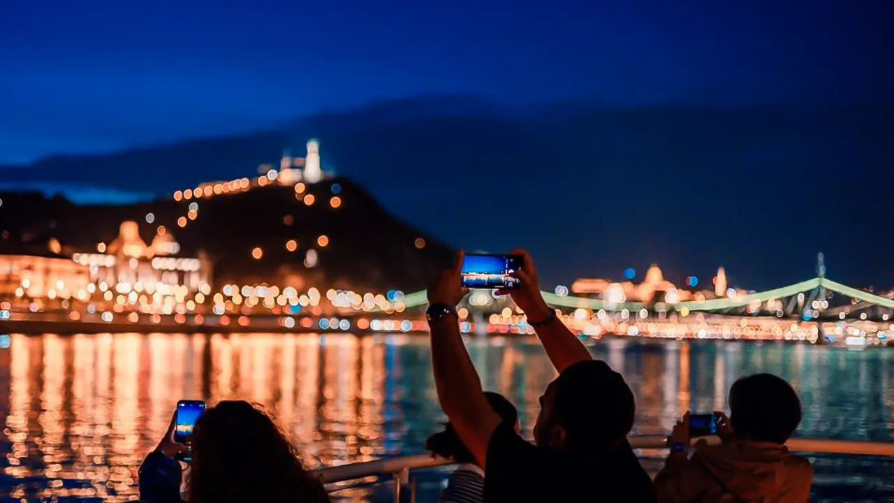 Premium Evening Cruise with Tokaj Frizzante