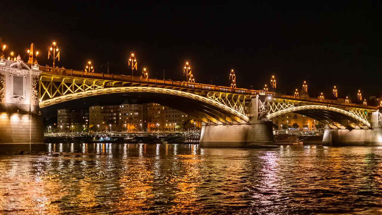 Candlelit Dinner River Cruise with Live Music