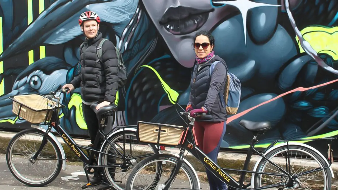 Guided Bike Tour with Snacks