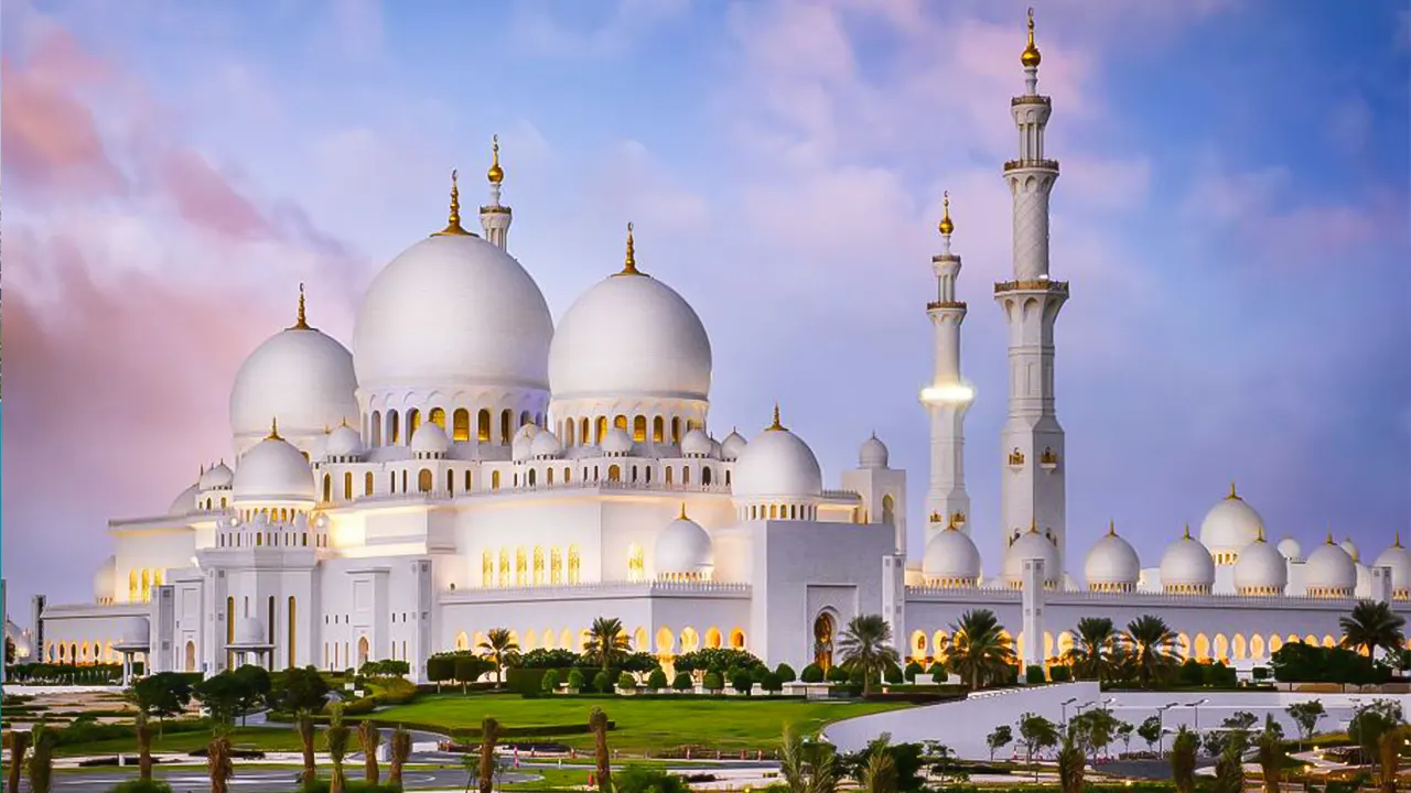 Sightseeing tour of Abu Dhabi