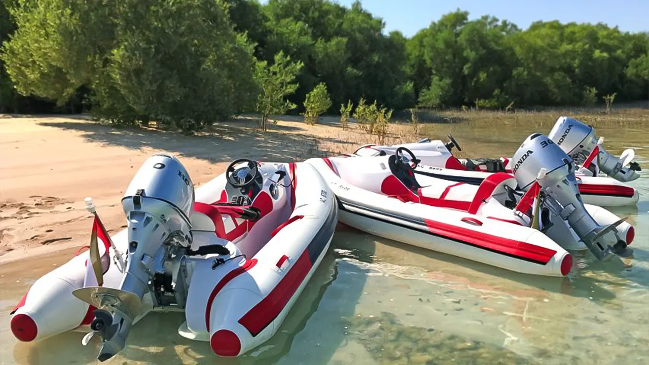 Self-driving speedboat tour