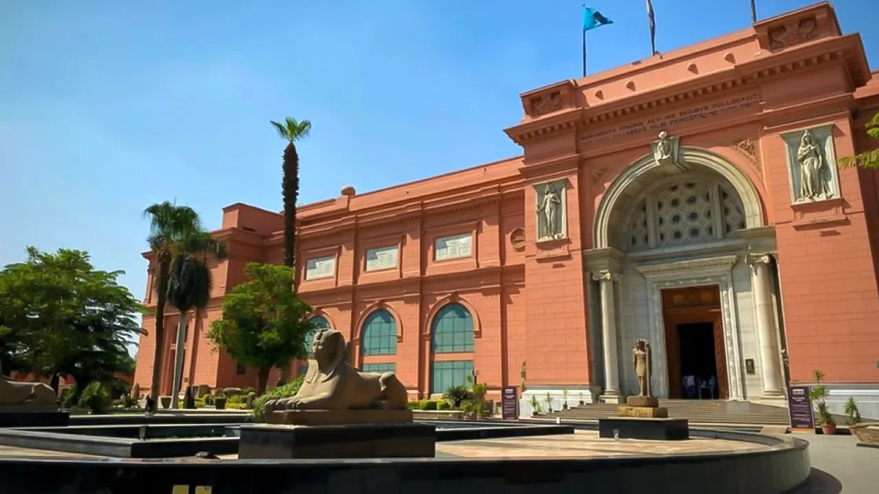 Half a day in the private Egyptian Museum with a tour guide