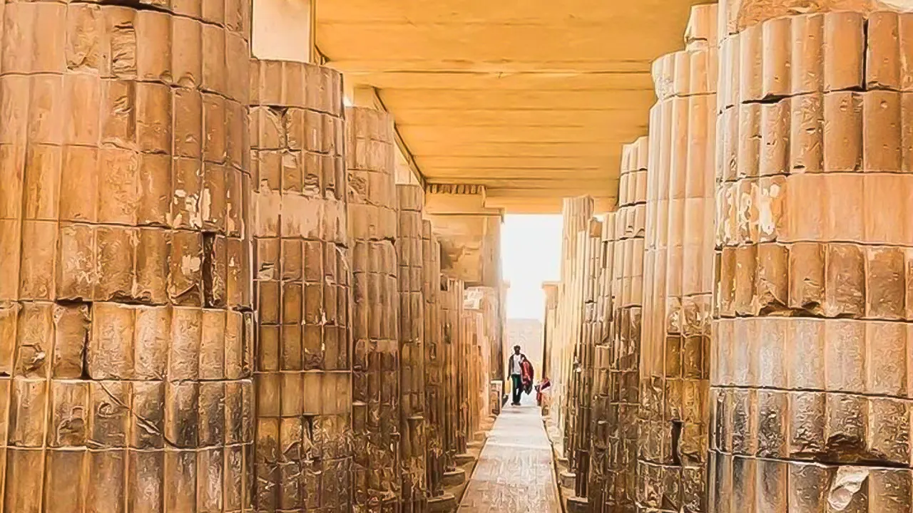 A tour of Dahshur and Saqqara with lunch