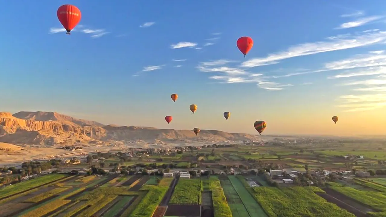 Balloon and felucca flight