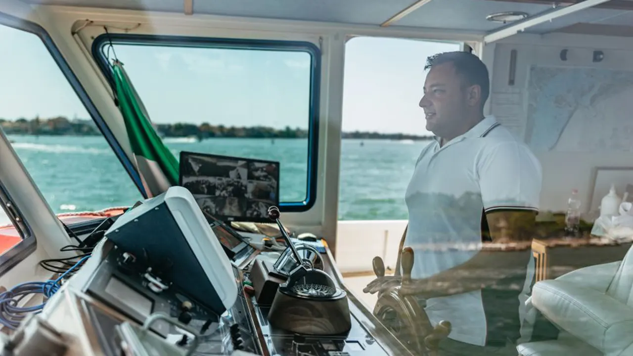 Burano, Torcello and Murano by boat with glass making