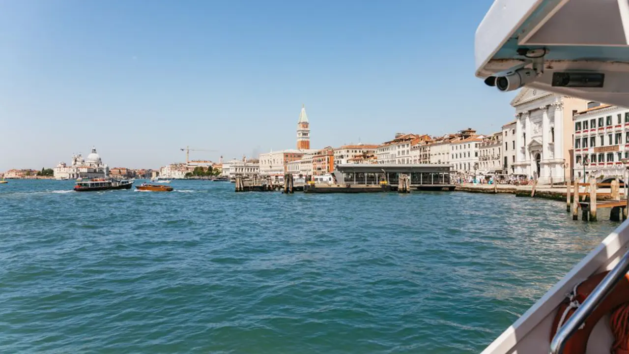 Burano, Torcello and Murano by boat with glass making