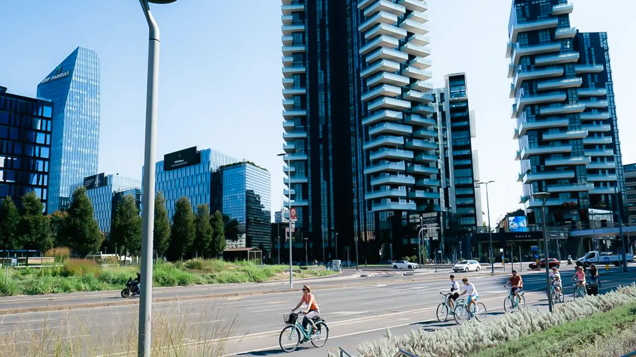 Hidden landmarks guided bike tour