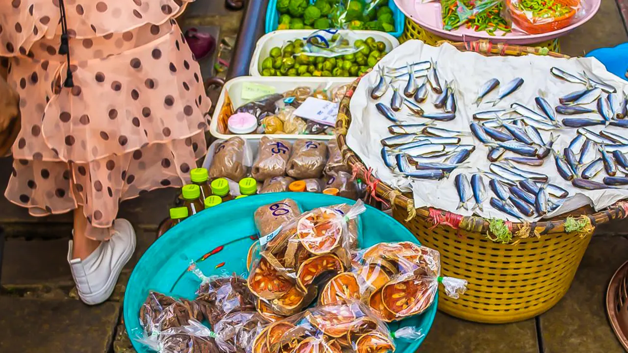 Damnoen Saduak Market and Maeklong Railway Market