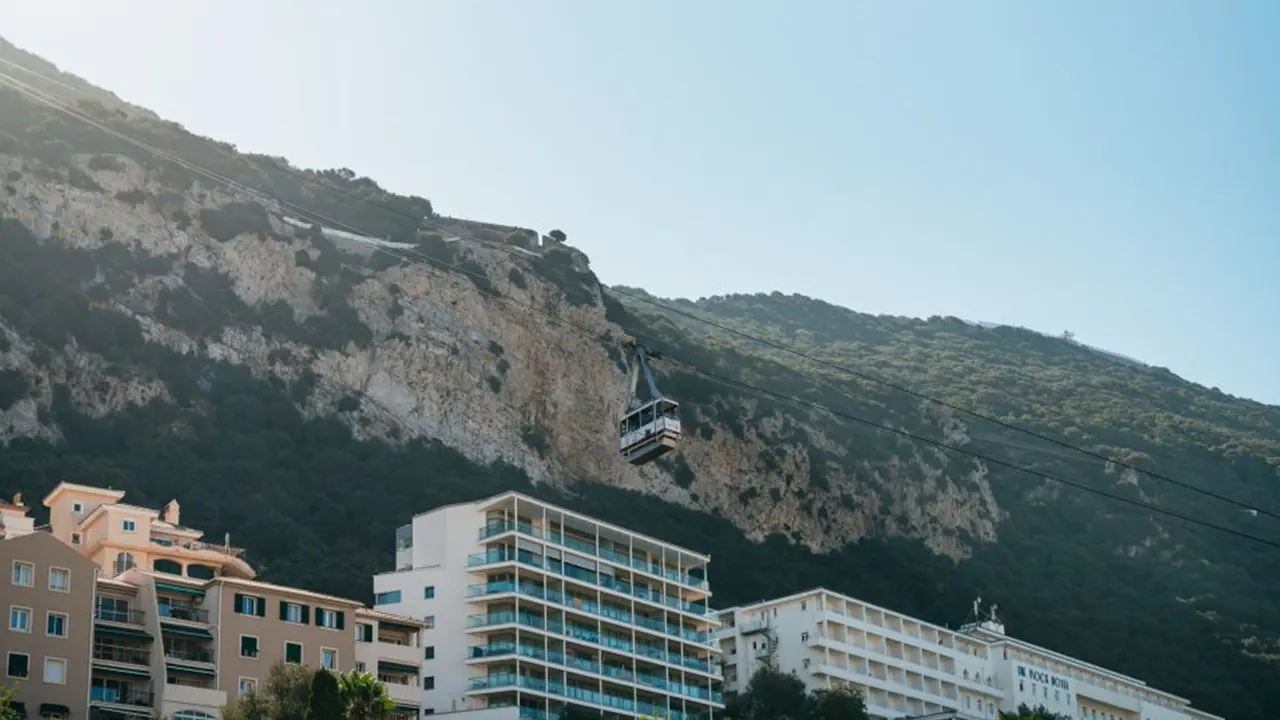 From Malaga and Costa del Sol: Gibraltar Tour