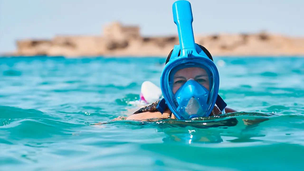 Giftun island with snorkeling and a lunch buffet