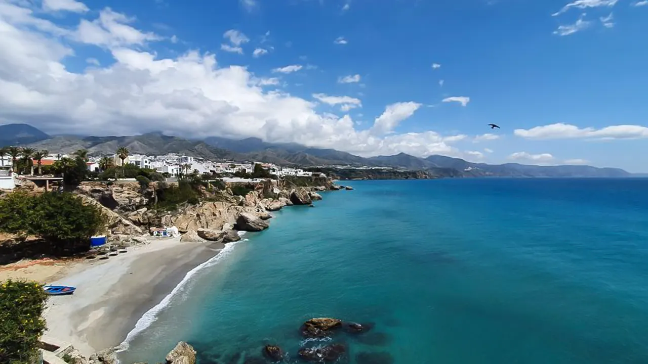 From Málaga Guided Day Trip to Villages Nerja & Frigiliana